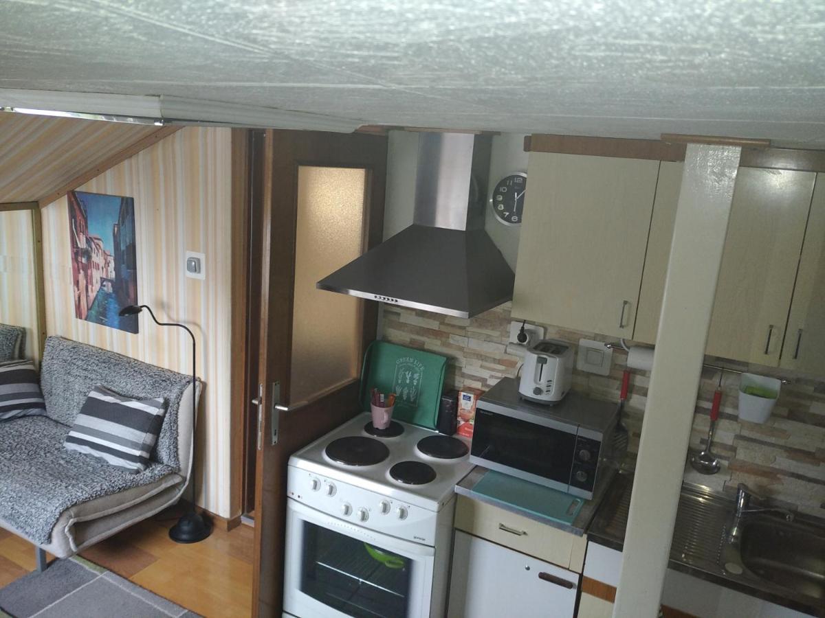 Apartment " Studio Green " Free Parking, Self Check-In 자그레브 외부 사진