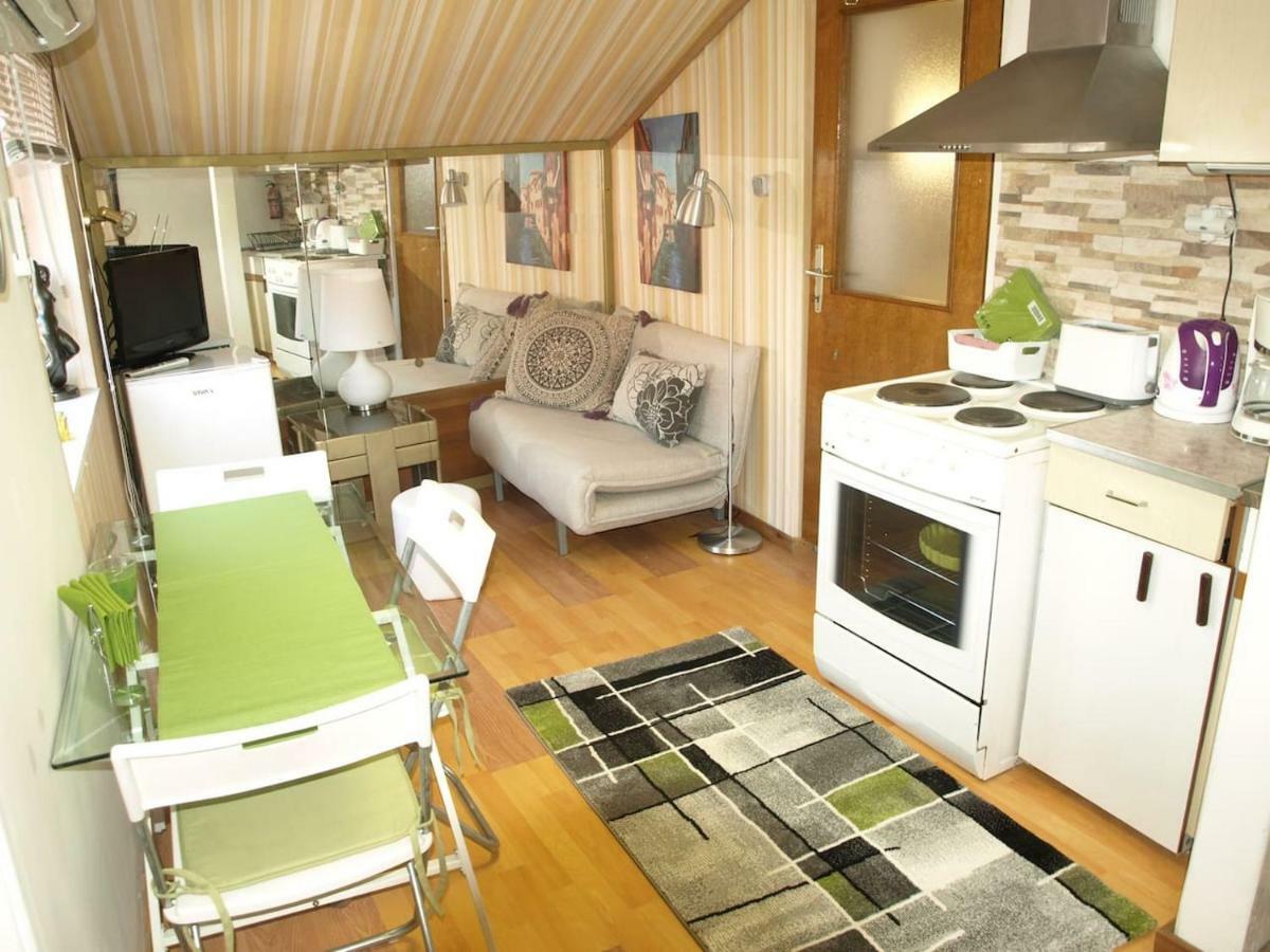 Apartment " Studio Green " Free Parking, Self Check-In 자그레브 외부 사진